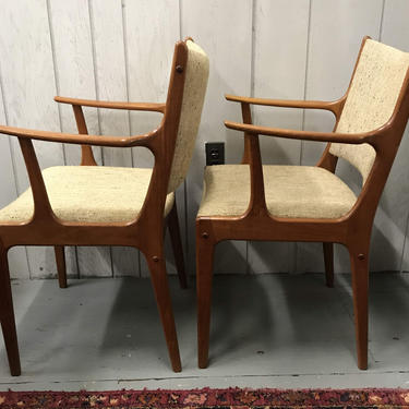 Pair of Johannes Andersen for Uldum Mobelfabrik Danish Teak Dining Arm Chairs 