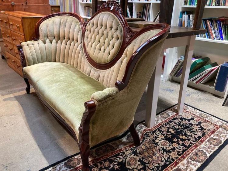 Lovely green velvet Victorian love seat. Seat not perfect. 70” x 30” x 44” seat height 15”
