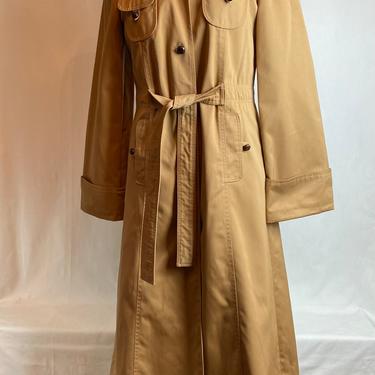 70’s trench coat~ camel color overcoat leather buttons ~plaid wool liner ~ Belted waist 1970’s women’s stylish outerwear 1970s  size M/L 