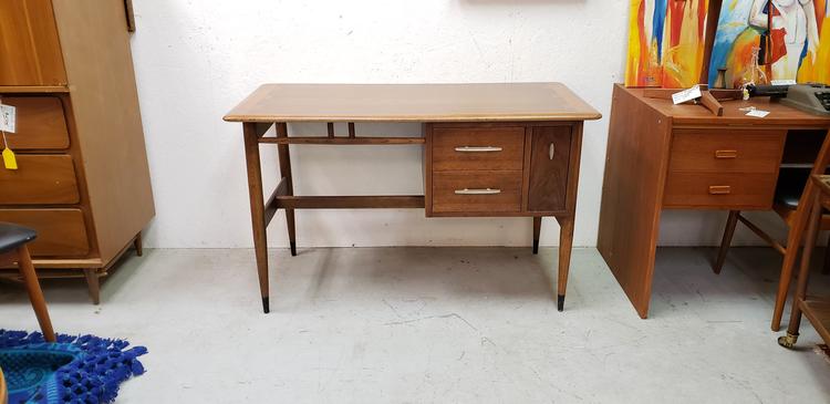 Lane Acclaim Desk by Andre Bus