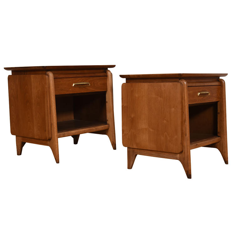 Pair 1950&#8217;s Sculpted Mid-Century Modern Nightstands \/ End Tables