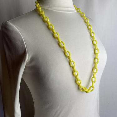 Vintage 60’s yellow chunky chain style beaded necklace~ groovy Mod Pop of color~ plastic retro 1960s costuming 