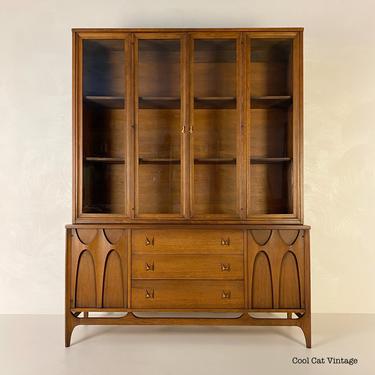 Broyhill Brasilia Breakfront Base and China Hutch, Circa 1960s - *Please see notes on shipping before purchase. 