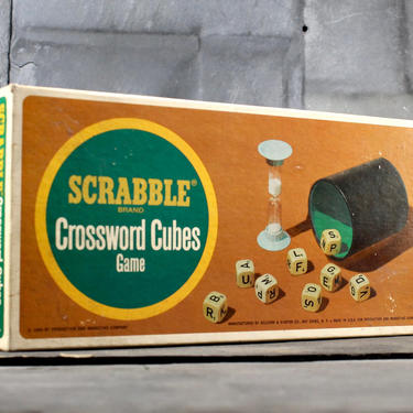 FOR SCRABBLE LOVERS! 1964 Scrabble Crossword Cubes Game by Selchow &amp; Righter 