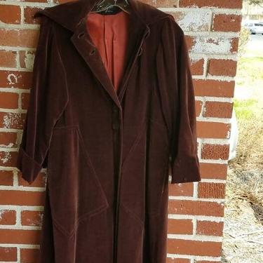Vintage 40s/50s Soft Luxe Chocolate Brown Velvet Coat with Deep Pockets 