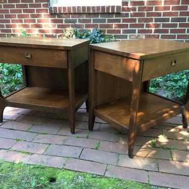 Pair of vintage mid century Broyhill Brasilia night stands or end tables. Designed circa 1962 by Oscar Niemeyer. --- Price for the pair: $550