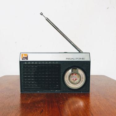 Vintage Realtone 1960s AM-FM Eight Transistor Radio TR-2884 