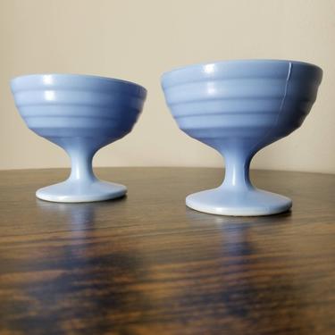 Vintage Platonite Footed Sherbet Dishes / Ribbed Moderntone Pattern Dessert Bowls / 1950s Hazel Atlas Glass Blue Flashed Milk Glass Dishes 