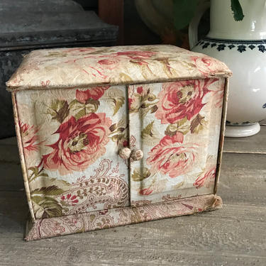 French Floral Fabric Boudoir Box, Trousseaux Et Layettes, Textile Handkerchief Box, Jewelry, Trinkets 