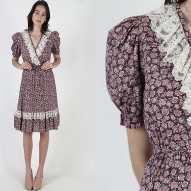 Eggplant Purple Calico Floral Rose Dress / Waist Tie Full Skirt Dress / Vintage 70s Tiny Flower Print Peasant Wrap Dress 
