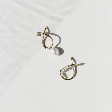 Vinea Hang Perla Earrings (Bronze)