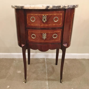 Louis XV mahogany nighttand /side table, oval marble top over two drawers with satinwood banding  circa 1920 
