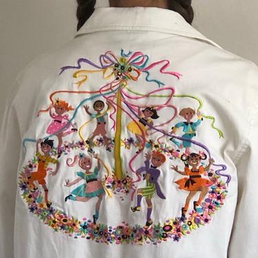 80s Midsommar embroidered blouse / vintage white cotton embroidered Midsommar dancing pole over shirt blouse | M L 