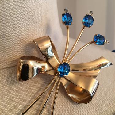 1950s bow brooch, vintage 50s brooch, blue and gold pin, huge statement brooch, cobalt blue rhinestone pin, costume jewelry 