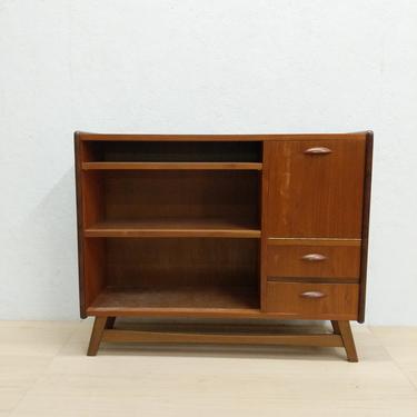 Vintage Danish Modern Bookshelf / Cabinet 
