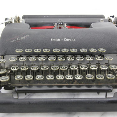 Smith Corona Clipper Portable Typewriter with Case, Made in USA, 1946 