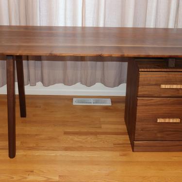 Walnut Mid-Century Wooden Desk with Drawers 