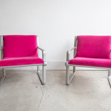 Vintage Pair of Knoll Aluminum Sling Lounge Chairs by Bruce Hannah and Andrew Morrison in a Beautiful Mid Century Pink Fabric 