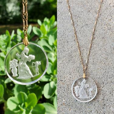 1960's Czech Glass Intaglio Necklace with Venus and Cupid - 60s Etched Glass Necklace - 60's Jewelry 