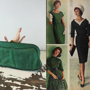 Evangeline Clutched to Her Dreams - Vintage 1950s 1960s Shamrock Green & Black Clutch Purse 