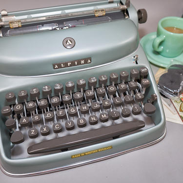 Vintage Alpina Typewriter New Ribbon &amp; Case Made W Germany 