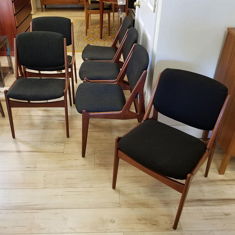 Arne Vodder Set of 6 Pivot Back Dining Chairs