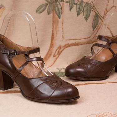 1930s Shoes - Size 6 -  Smart New Old Stock Vintage 30s Peeptoes in Warm Brown with Mary Jane Strap and Chunky Heels 