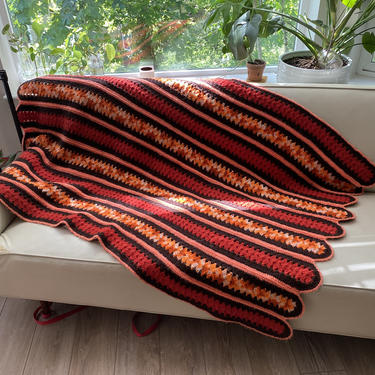 Vintage Scalloped Edge Handcrafted Afghan // Crochet Striped Pattern Handmade Blanket 