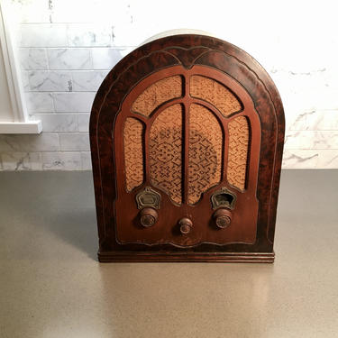 1933 RCA Gothic Cathedral Art Deco Radio, Elec Restored, Model R-28 