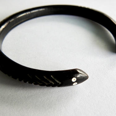 Carved Horn Snake Bracelet 