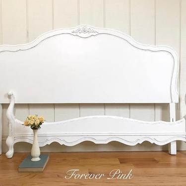 Lovely White Vintage Full/Queen Bed