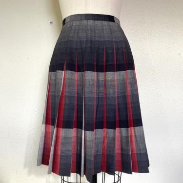 1960’s Black, white and red pleated wool skirt 