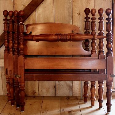 Pair of Ball &amp; Carved Bell Beds in Maple, Twin size