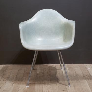 Eames Molded Fiberglass Bucket Chair by Herman Miller c.1956