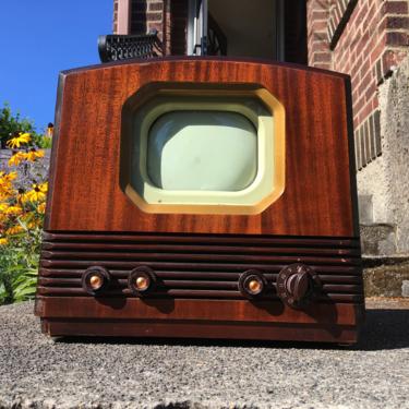 1950 Philco 7&quot; B+W Television, Mahogany Case, Model 50-T702 VHF Tuner.  Free Local Delivery, FREIGHT EXTRA 
