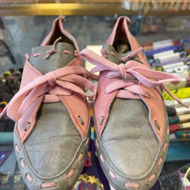Leather Oxford Shoes Vintage 1980s Ilani pink and gray Leather Lace up Women's size 7 1/2 