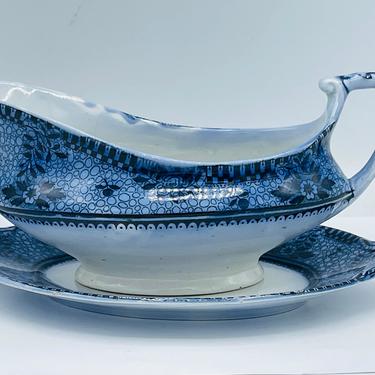 Antique Flow Blue &quot;Lomand&quot; Britannia Pottery Glasgow Scotland Gray Boat with Plate- Rare Pattern 