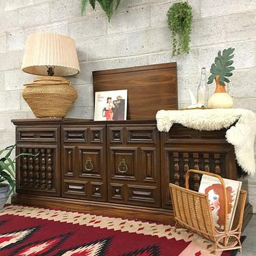 LOCAL PICKUP ONLY ----------------- Vintage Record Player Console 