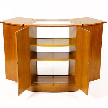 Danish Modern / Mid Century Teak Expandable Rolling Bar / Cocktail Cabinet — Curved profile 