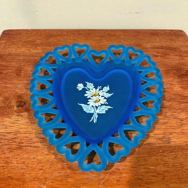 Vintage Westmoreland Daisy Decal on Blue Mist Heart Shaped Plate 