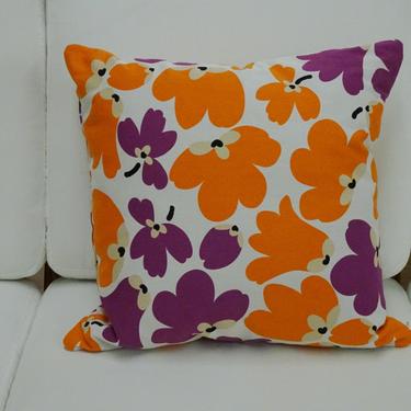 Finlandia floral throw pillow 