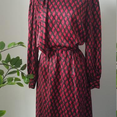 Vintage Sasson Printed Secretary Skirt and Top Set| Vintage | Vintage Top and Skirt Suit Set| 1980s Red and Black Blouse and Skirt Set 