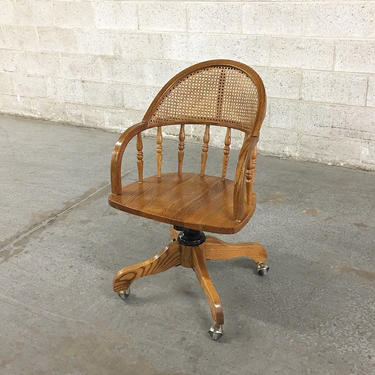 LOCAL PICKUP ONLY ———— Vintage Rolling Office Chair 