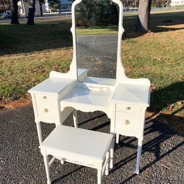 NEW - Vintage White Vanity with Mirror and Bench 