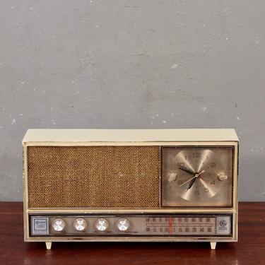 General Electric Accent Line Radio