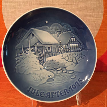 1975 Royal Copenhagen Bing & Grondahl Blue and White Porcelain Plate, Denmark, Christmas at the Old Water Mill, Xmas Collectible Plate 
