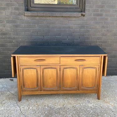 Mid Century extendable liquor cabinet by Broyhill Premier(includes optional casters). 48” Width (70” when extended) x 16” D x 27” H 
