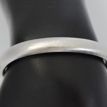 Classic 60's brushed sterling hinged bangle w/ flat safety bar, elegant simple textured 925 silver oval stacking bracelet 