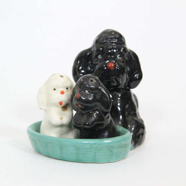 Adorable Kitsch Mother and Puppies Dog Salt and Pepper Shakers Mama and Babies Set Nesting 