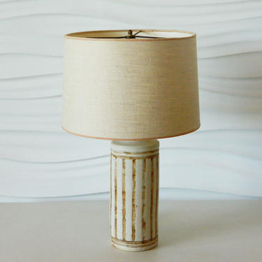 HA-C8303 Striped Pottery Lamp